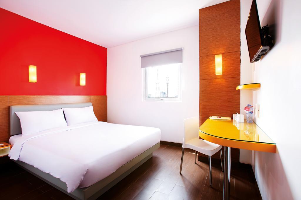 فندق سيمارانغفي  آماريس سيمبانج ليما الغرفة الصورة